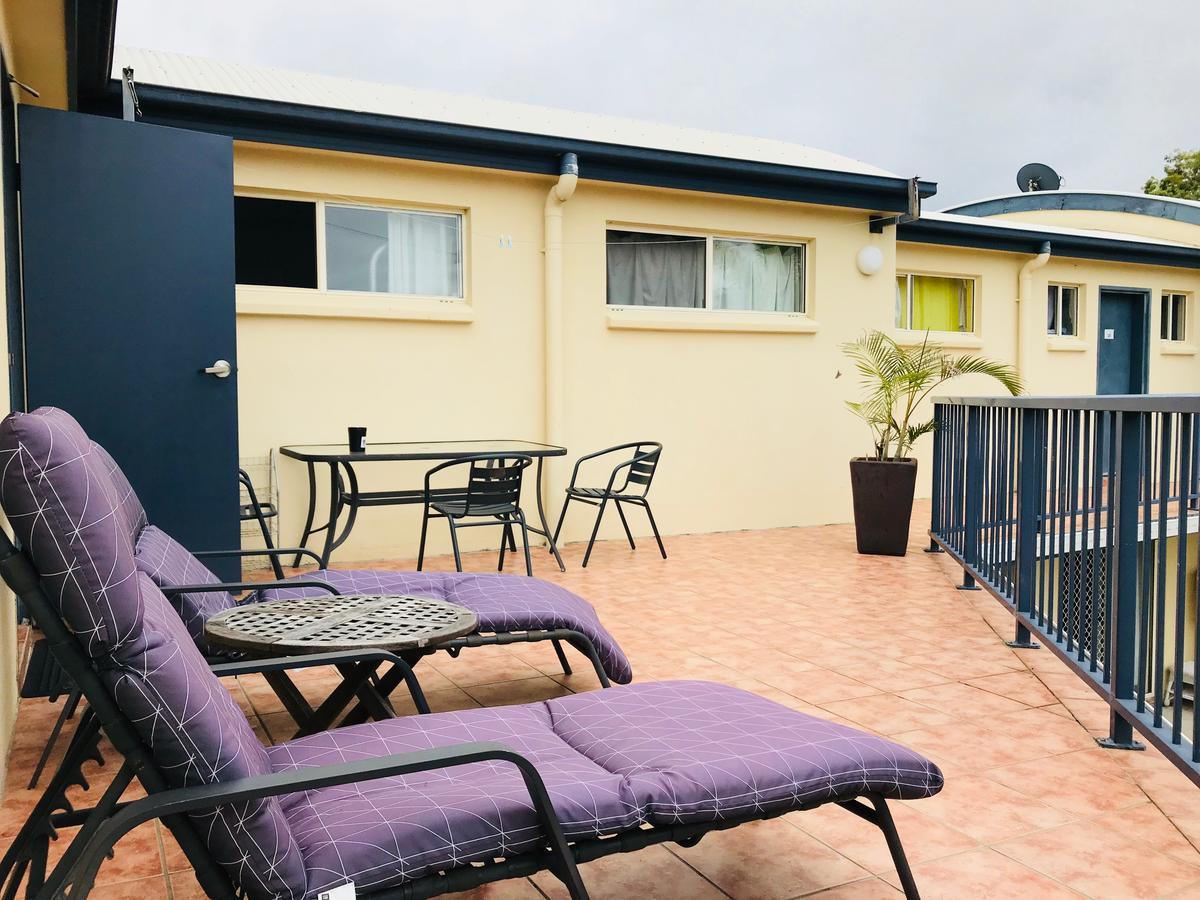 Хостел Caloundra Backpackers Экстерьер фото